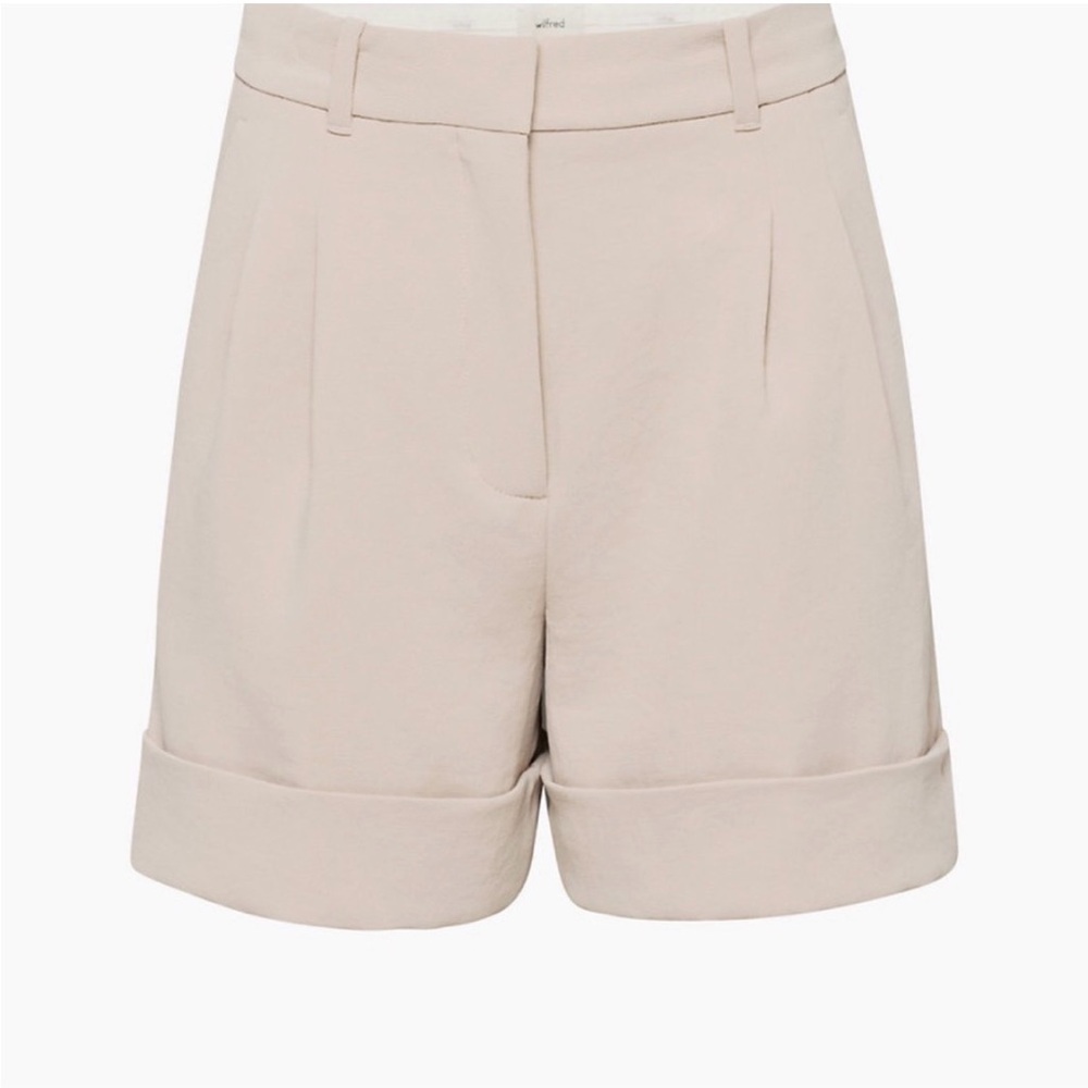Wilfred Labyrinth short Ashen? 4 5”